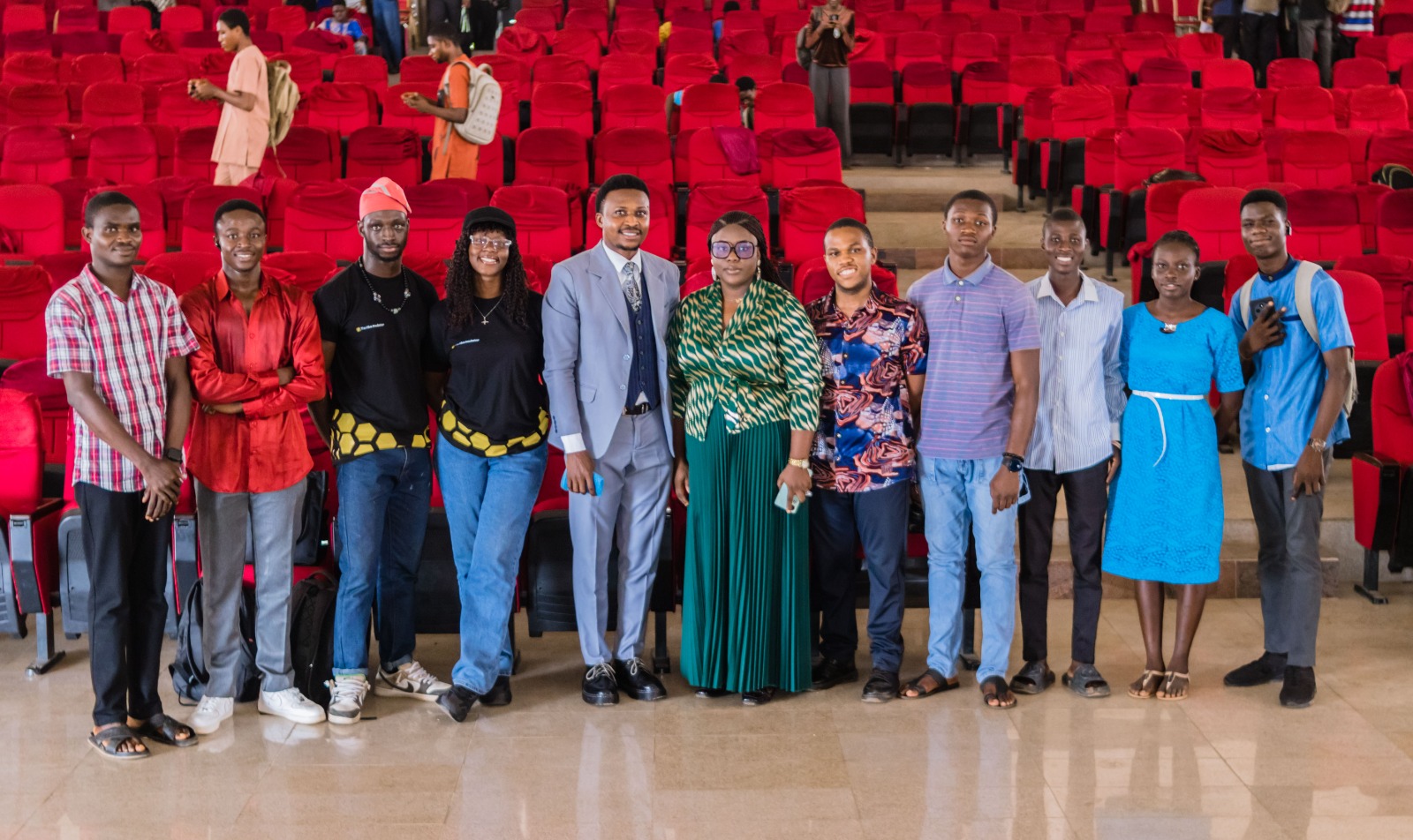 AI Bussiness - HelloTech Africa