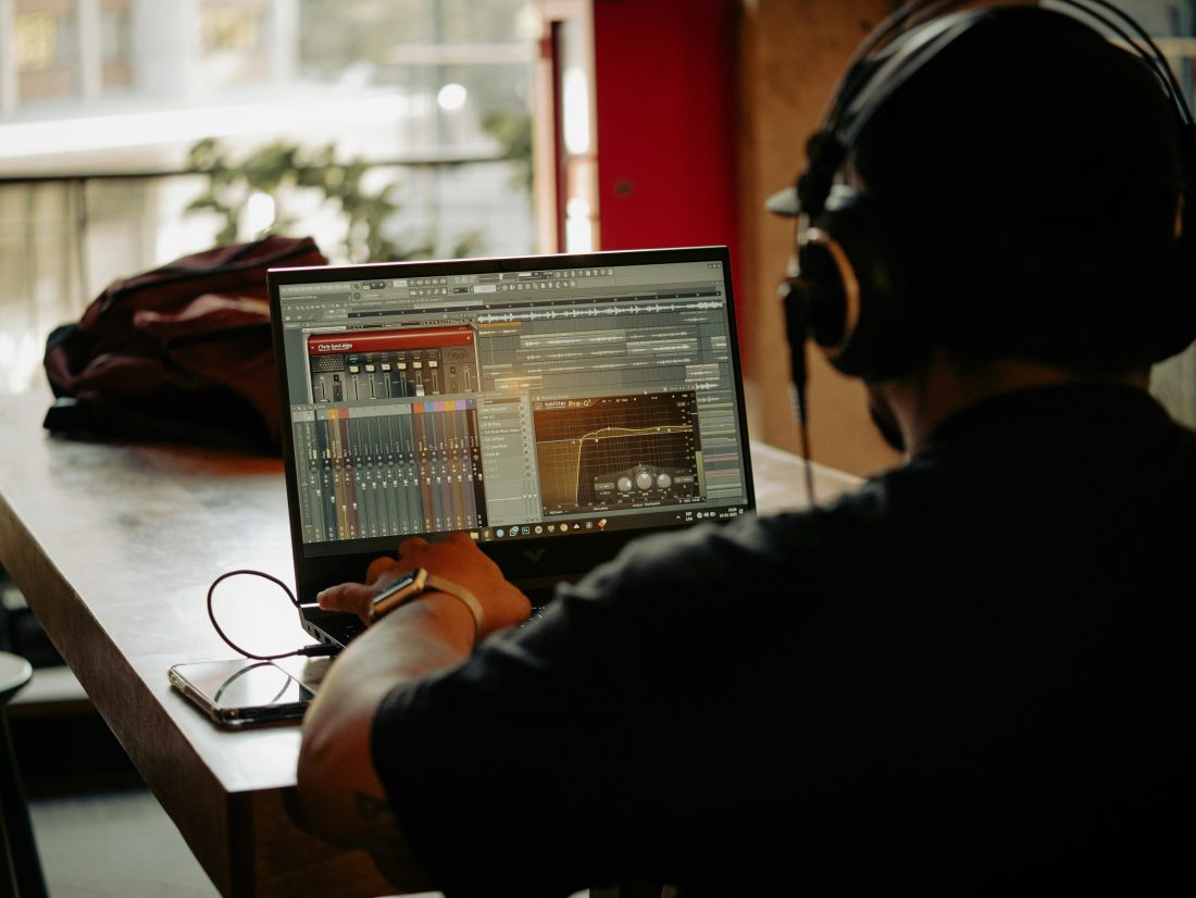 gustavo alejandro espinosa reyes TJgBs6hotHM unsplash - HelloTech Africa